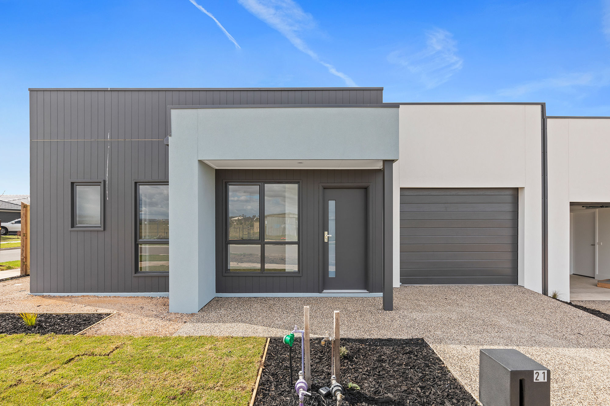MODERN AND STYLISH FAMILY HOME