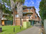 STYLISH, LOW-MAINTENANCE LIVING IN A PRIME LOCATION