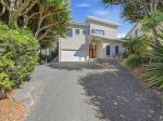 ARCHITECTURAL COASTAL LIVING WITH AN ECO-CONSCIOUS EDGE
