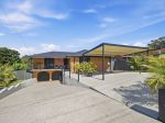 COASTAL CHARM MEETS NATURES OASIS WITH VERSATILE DUAL LIVING!