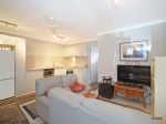 IMMACULATE ONE BEDROOM UNIT IN PRIME LOCATION