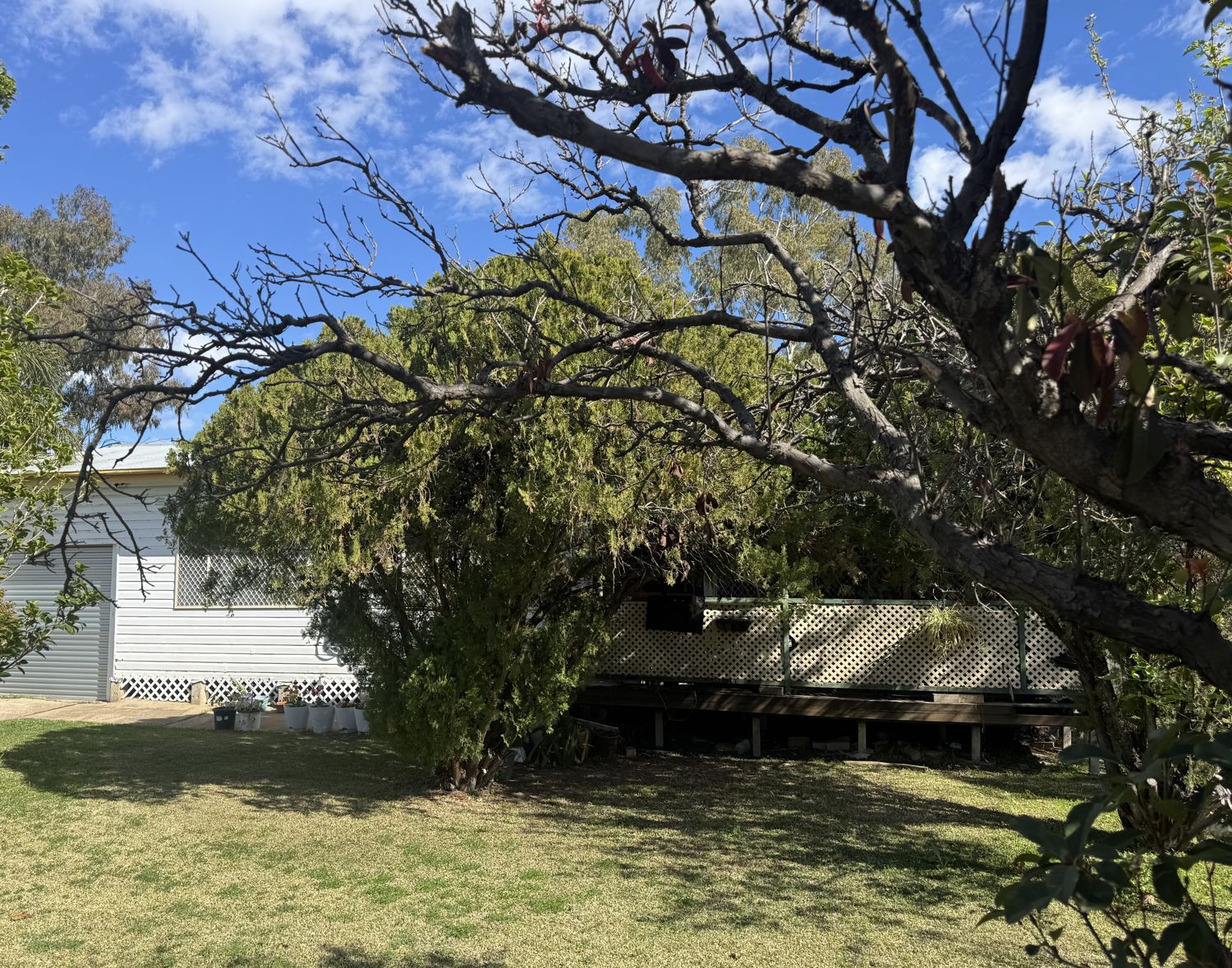 WEATHERBOARD HOME WITH EXCELLENT ENTERTAINING OPTIONS