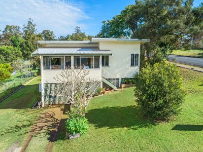 LOVELY TWO BEDROOM HOME IN KENILWORTH TOWNSHIP