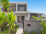 MODERN TERRACE LIVING IN THE THRIVING PALMVIEW COMMUNITY - REF: 4441