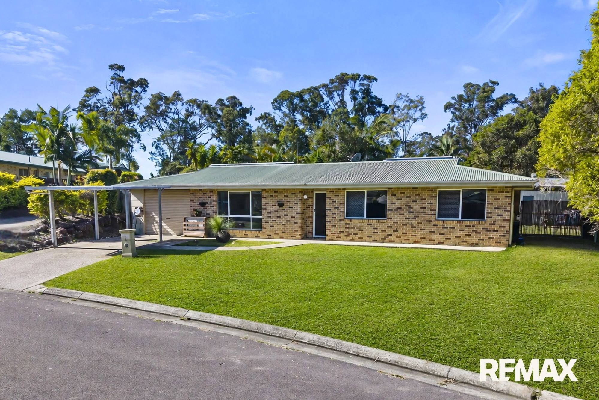 YANDINA BRICK CHARACTER HOME WITH A HUGE POWERED SHED!