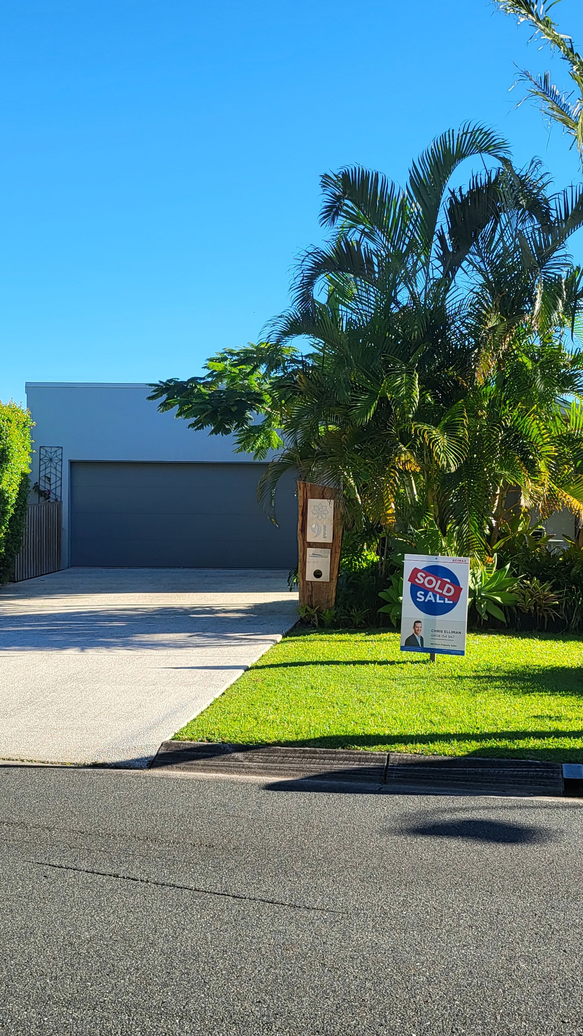 BEAUTIFULLY PRESENTED HOME - MOVE IN READY.