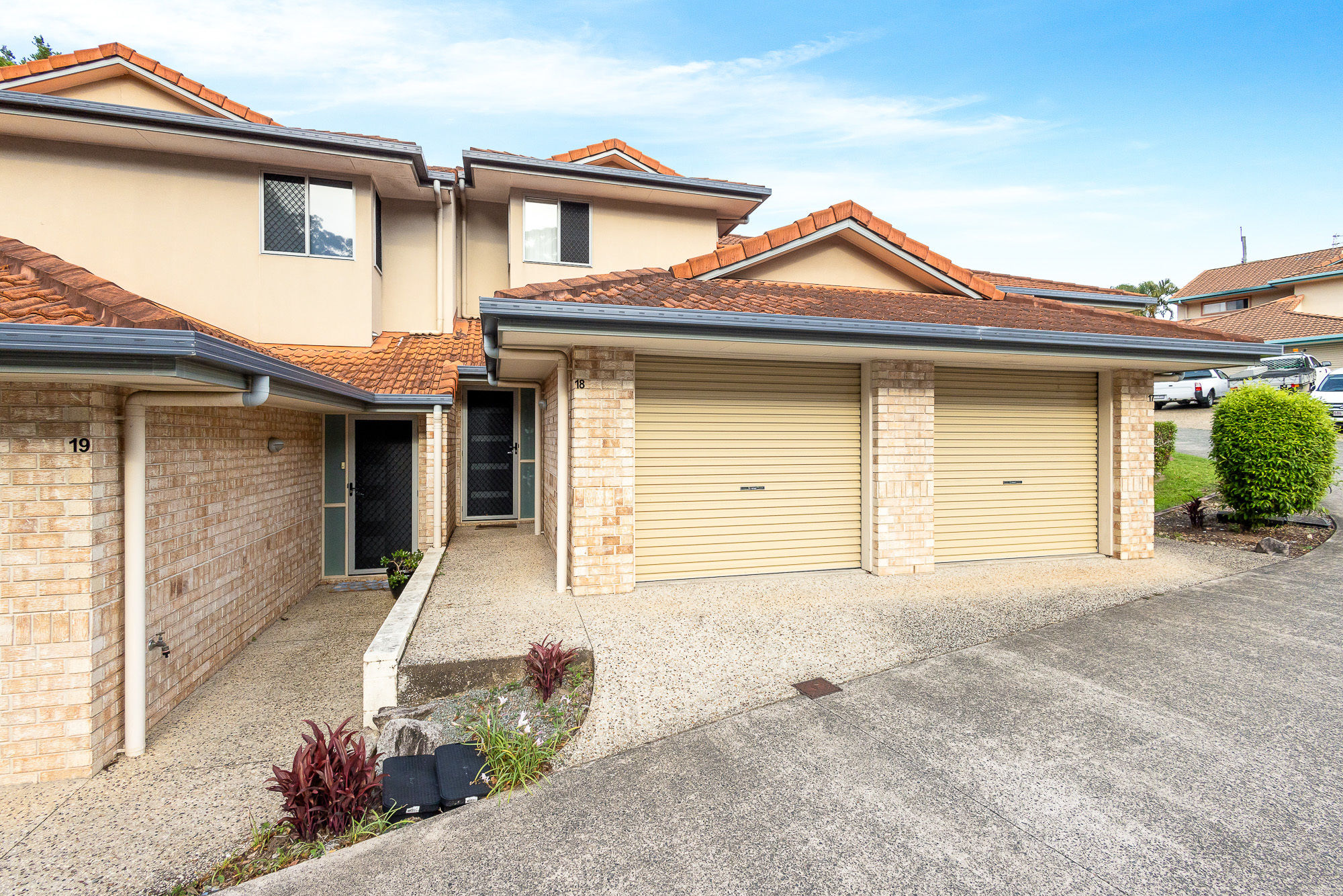 EFFORTLESS LIVING IN A PRIVATE COURTYARD SETTING