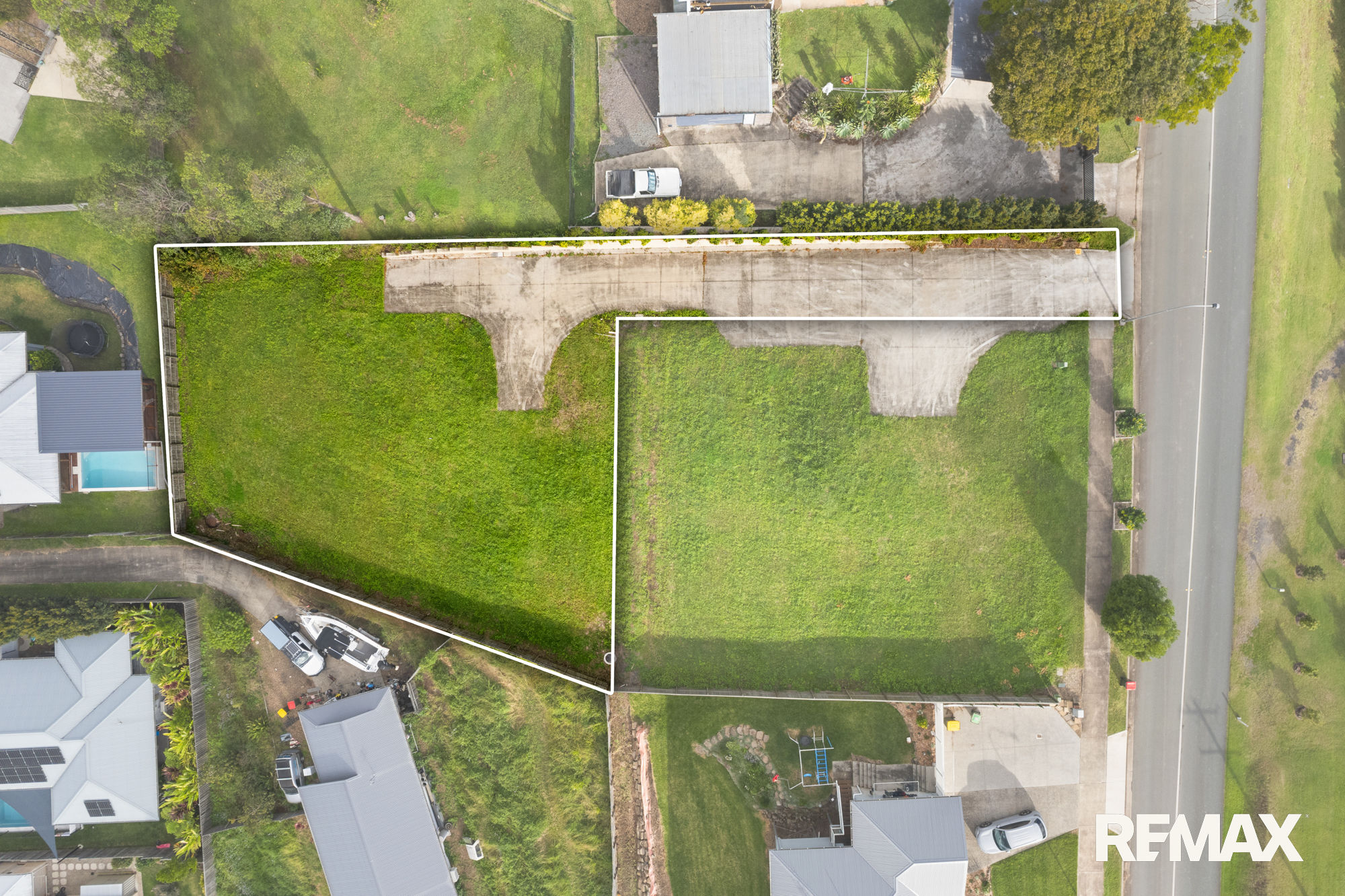 ELEVATED 1,133M2 HOMESITE WITH VIEWS - ADJOINING 695M2 BLOCK ALSO AVAILABLE