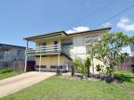 :: GREAT FAMILY HOME WITH BEAUTIFUL VIEWS & BREEZES