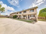 CONVENIENT & LOW-MAINTENANCE LIVING IN BARNEY POINT