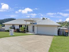 DISCOVER YOUR PERFECT HOME IN THIS QUIET CUL-DE-SAC!
