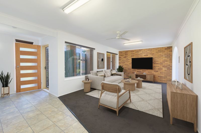 6 BEDROOM HOME IN CLINTON ON A LARGE BLOCK BUILT BY RENOWNED LOCAL BUILDER