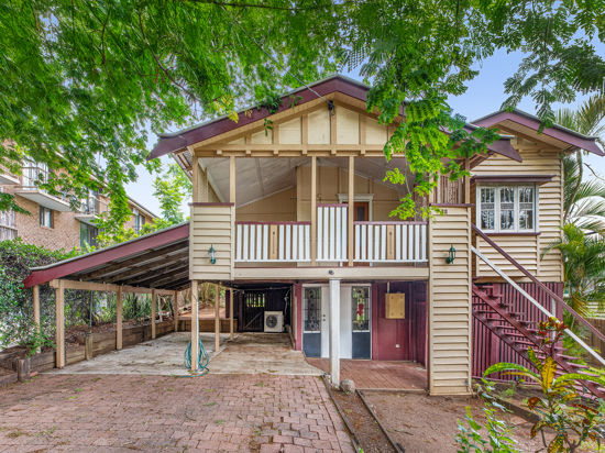 GRACIOUS 1930'S TWIN GABLE QUEENSLANDER