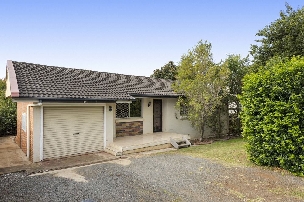 SMART START IN CENTENARY HEIGHTS - FIRST HOME BUYER OR INVESTOR