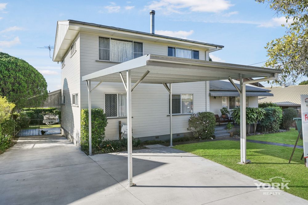 SPACIOUS FAMILY SANCTUARY IN SOUTH TOOWOOMBA - FIRST TIME OFFERED IN 22 YEARS