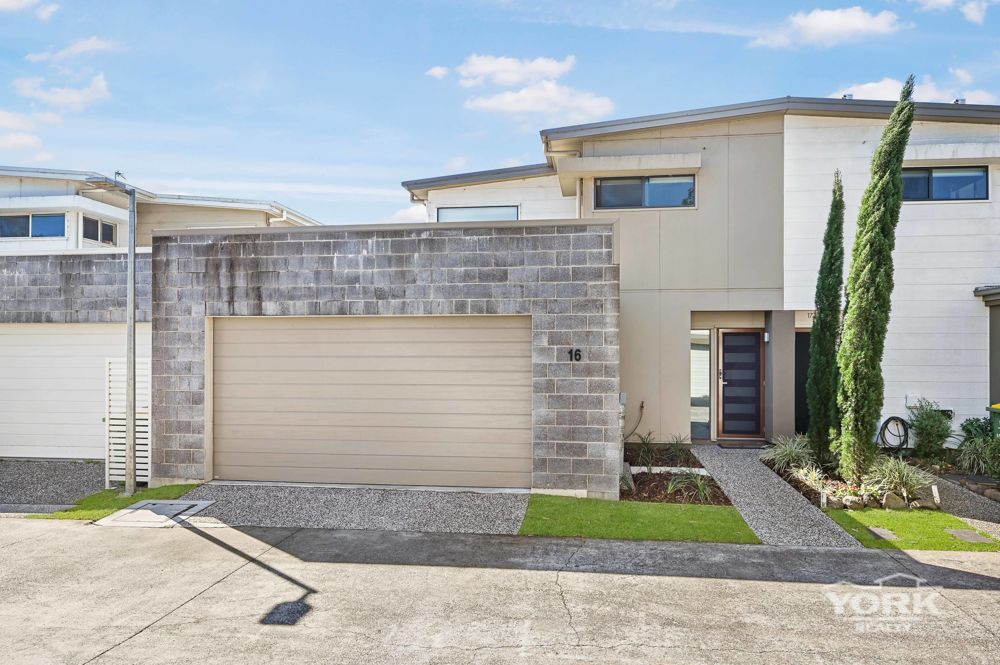 DESIGNER LIVING IN PRESTIGIOUS EAST TOOWOOMBA