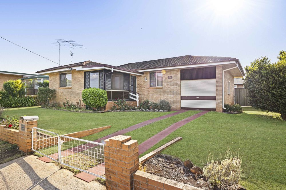 BRICK BEAUTY - MOVE-IN READY WITH BONUS SUNROOM