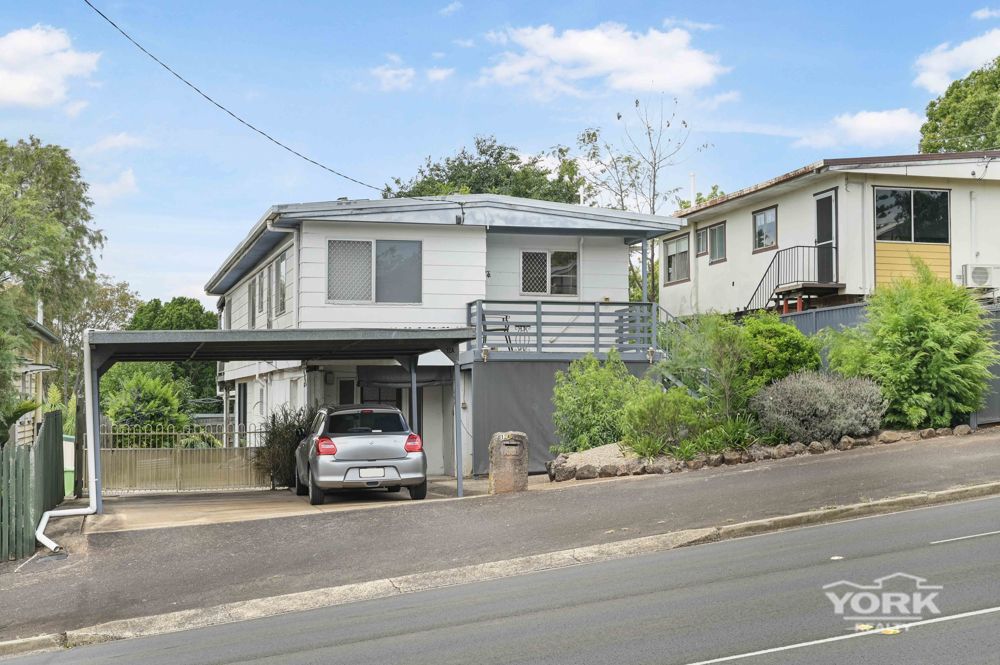 LOOKING FOR DUAL LIVING CLOSE TO THE CBD