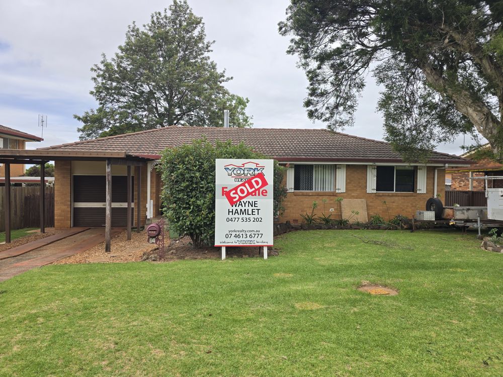 FAMILY-FRIENDLY LIVING IN A HANDY LOCATION