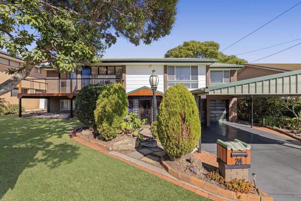 FIRST TIME TO MARKET IN 30 YEARS - SPACIOUS FAMILY HOME IN QUIET RANGEVILLE POCKET