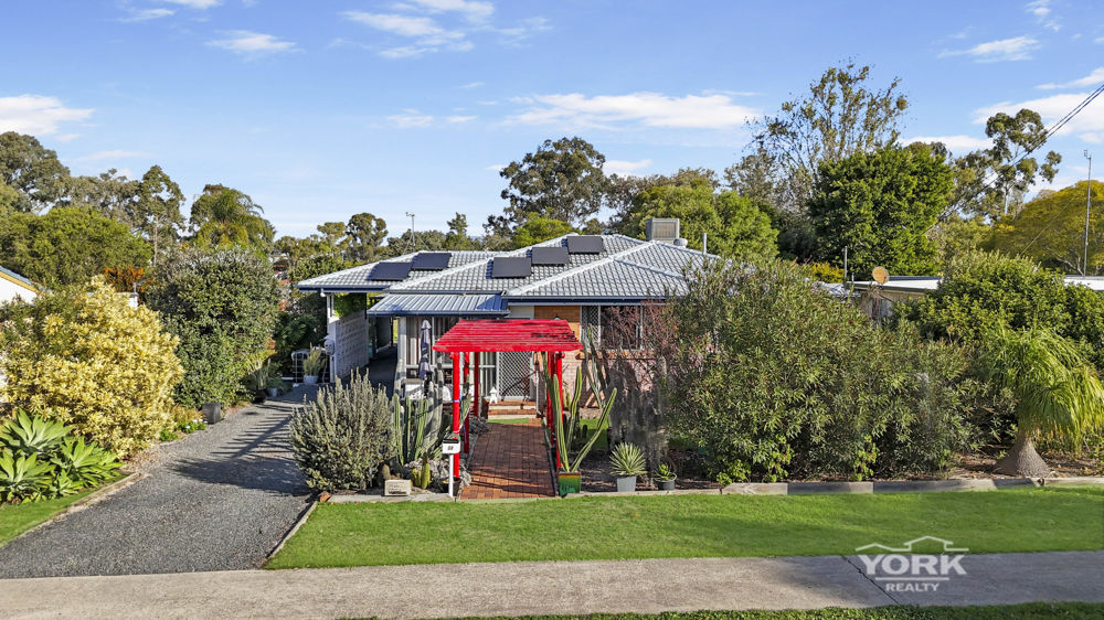 BEST BRICK BUY! SPACIOUS 1,821M² BLOCK