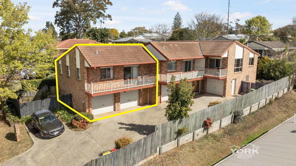 VIEWS, SPACIOUS LIVING & A VERANDAH MADE FOR RELAXING