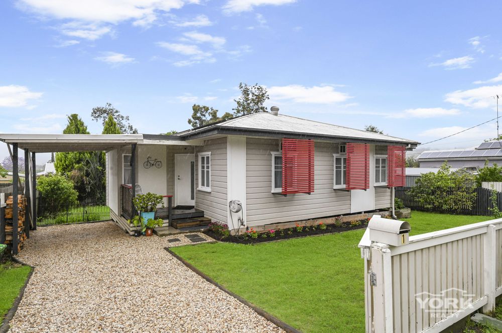 FOUR BEDROOMS, TWO BATHROOMS & A POSITION ON THE RISE