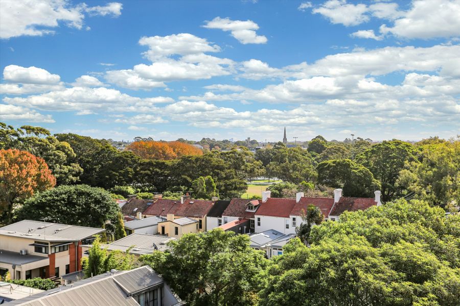 STYLISH INNER-CITY STUDIO WITH SECURE PARKING