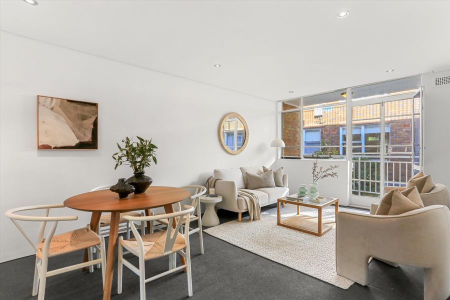 MOVE-IN READY APARTMENT IN A HIGHLY SOUGHT-AFTER LOCATION