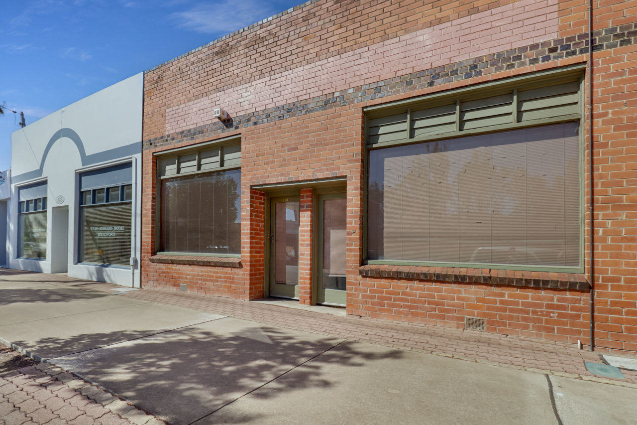 CLASSIC RED BRICK COMMERCIAL OPPORTUNITY WITH DUAL ACCESS
