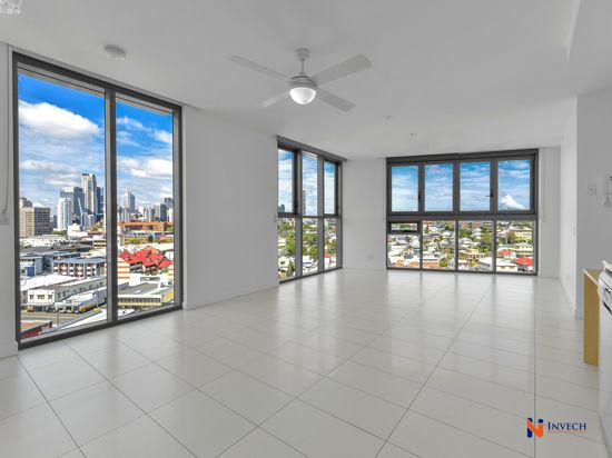 LEVEL 16 - STYLISH INNER-CITY LIVING WITH SPECTACULAR CITY VIEWS AND MODERN COMFORTS