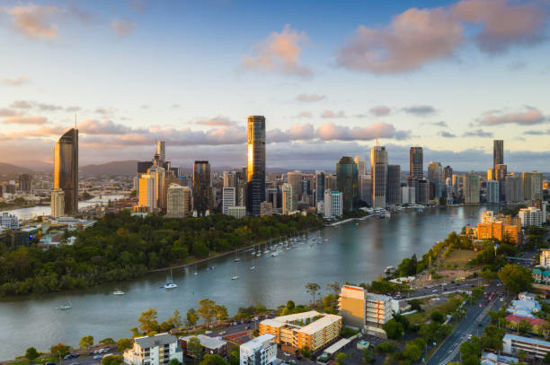 LUXURY RIVERSIDE LIVING IN HAMILTON | CITY & RIVER VIEWS