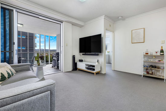 BEAUTIFUL 1 BEDROOM UNIT - BE QUICK! OFFERS ABOVE $679,000 CONSIDERED
