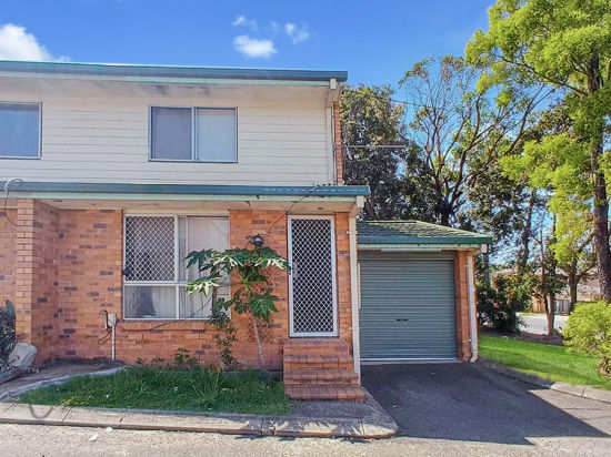 WALKING DISTANCE TO EVERYTHING!