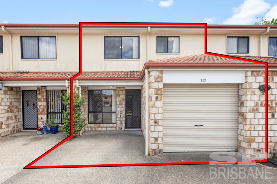 PERFECTLY POSITIONED TOWNHOUSE THAT TICKS EVERY BOX