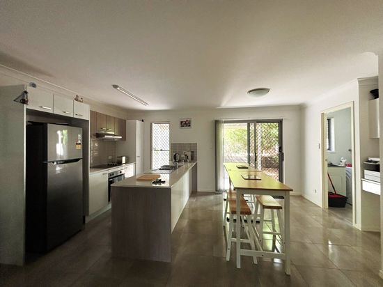 PERFECTLY MAINTAINED, SPACIOUS & MODERN TOWNHOUSE HIGH RENTAL DEMAND | STRONG CAPITAL GROWTH LOCATION