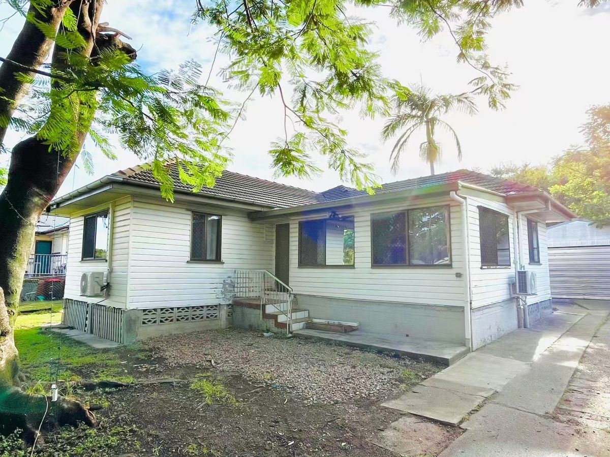 MODERN FULLY-FURNISHED ROOMS IN SHARED HOUSE -BILLS INCLUDED