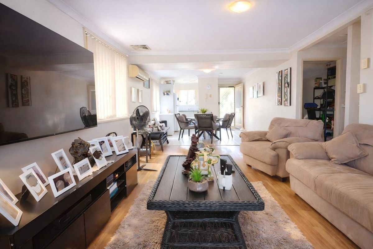 EASY LIVING WITH WELL PRESENTED 3 BEDROOMS TOWHNHOUSE