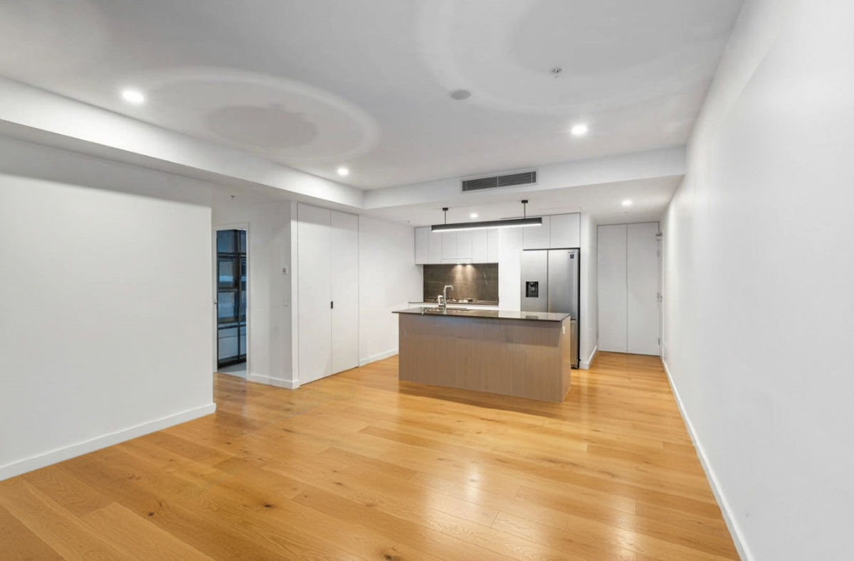 VACANT & MODERN 2 BEDDER @ SOUTH BRISBANE PRIME LOCATION
