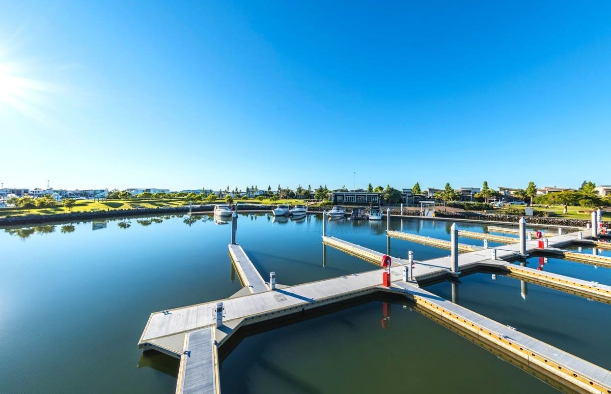 CORNER BLOCK WITH PARKSIDE ACCESS & FLEXIBLE LIVING IN COVA ESTATE