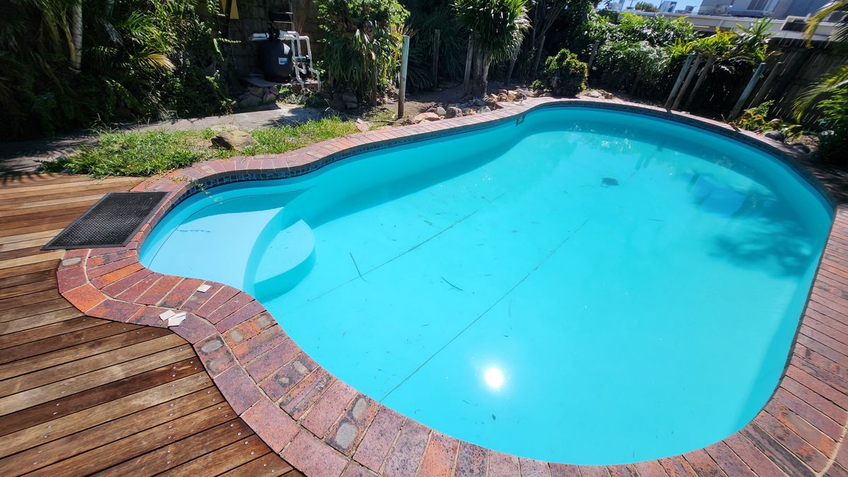 CORNER BLOCK OPPORTUNITY ON 612M² - RENOVATE, INVEST, REBUILD OR EXPLORE COMMERCIAL POTENTIAL