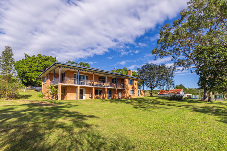 EXCEPTIONAL LIFESTYLE & INCOME-PRODUCING RURAL PROPERTY
