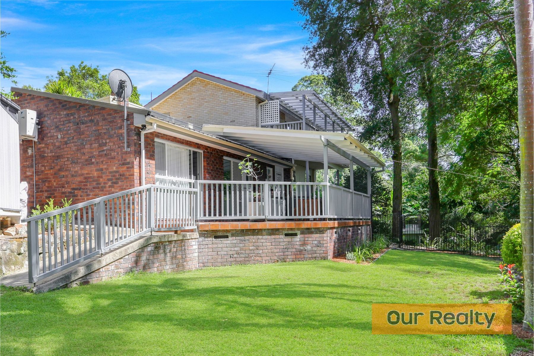 PEACEFUL CUL-DE-SAC LIVING WITH DUAL INCOME POTENTIAL