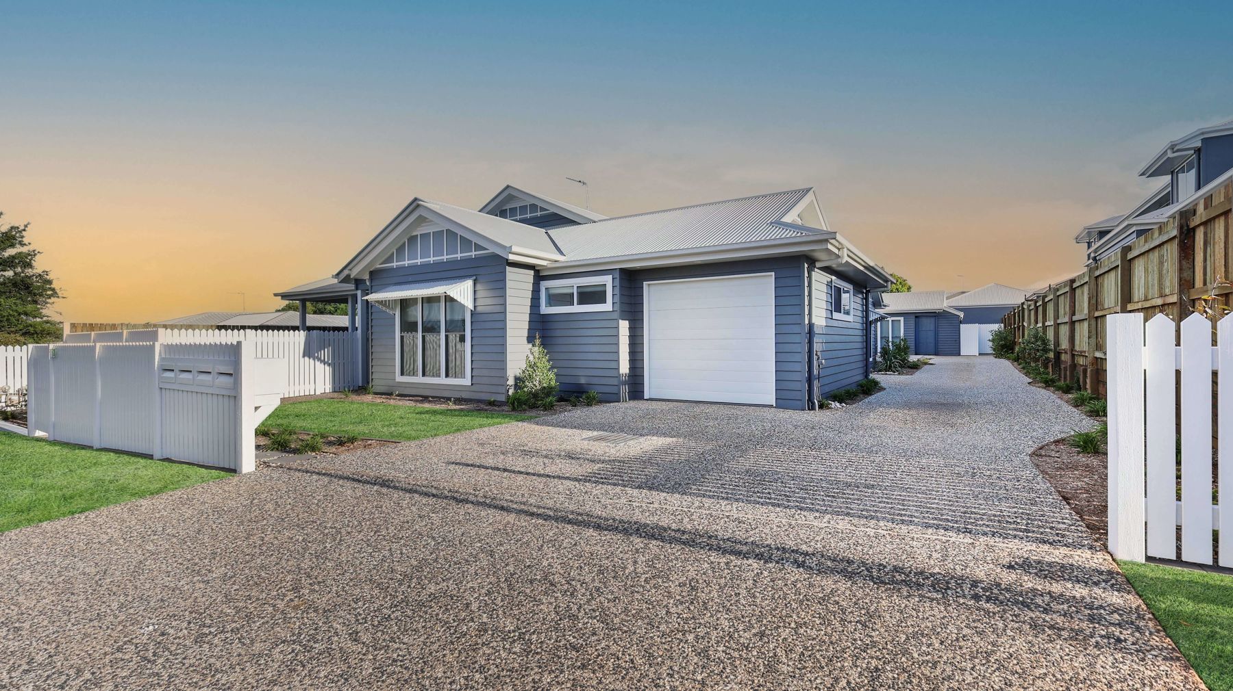 NOW REVEALED! DISCOVER THESE BRAND NEW HAMPTONS VILLAS WITH DUCTED AIR AND VOGUE WATERFALL STONE COUNTERS.