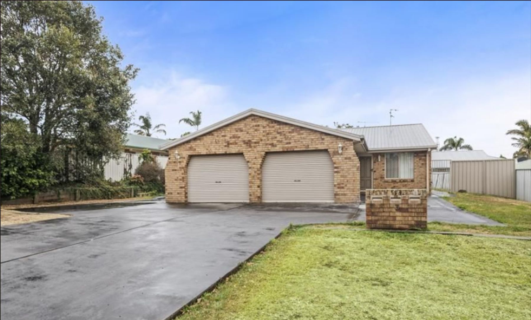 NEAT AND COMPLETE DUPLEX!