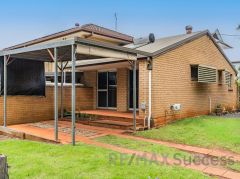 LOW-MAINTENANCE GRANNY FLAT IN A PRIME CENTENARY HEIGHTS LOCATION