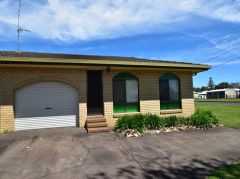 Property in Centenary Heights - $225 Weekly