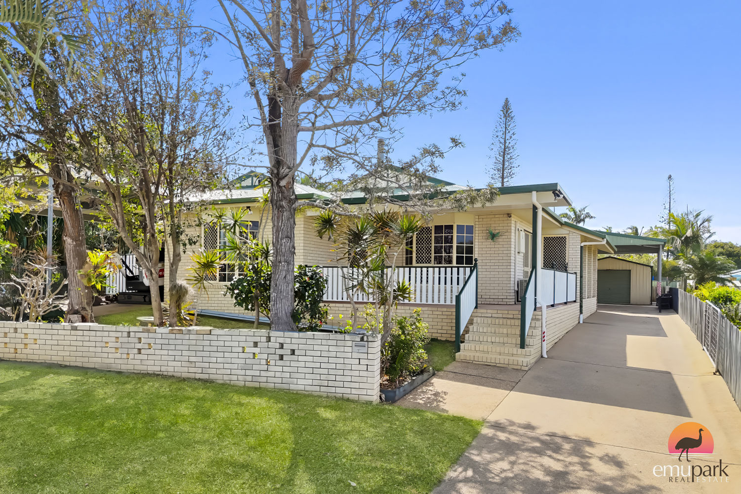SOLID FAMILY LIVING, POOL, SHED & BEAUTIFUL RURAL OUTLOOK!