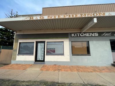 SMALL COMMERCIAL OFFICE SPACE