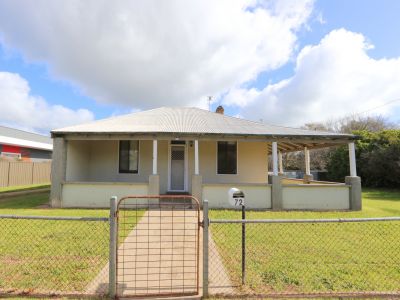 NEAT & CENTRAL 3-BEDROOM HOME